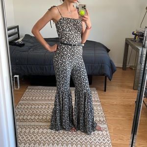 Floral jumpsuit with bell bottom pants size small